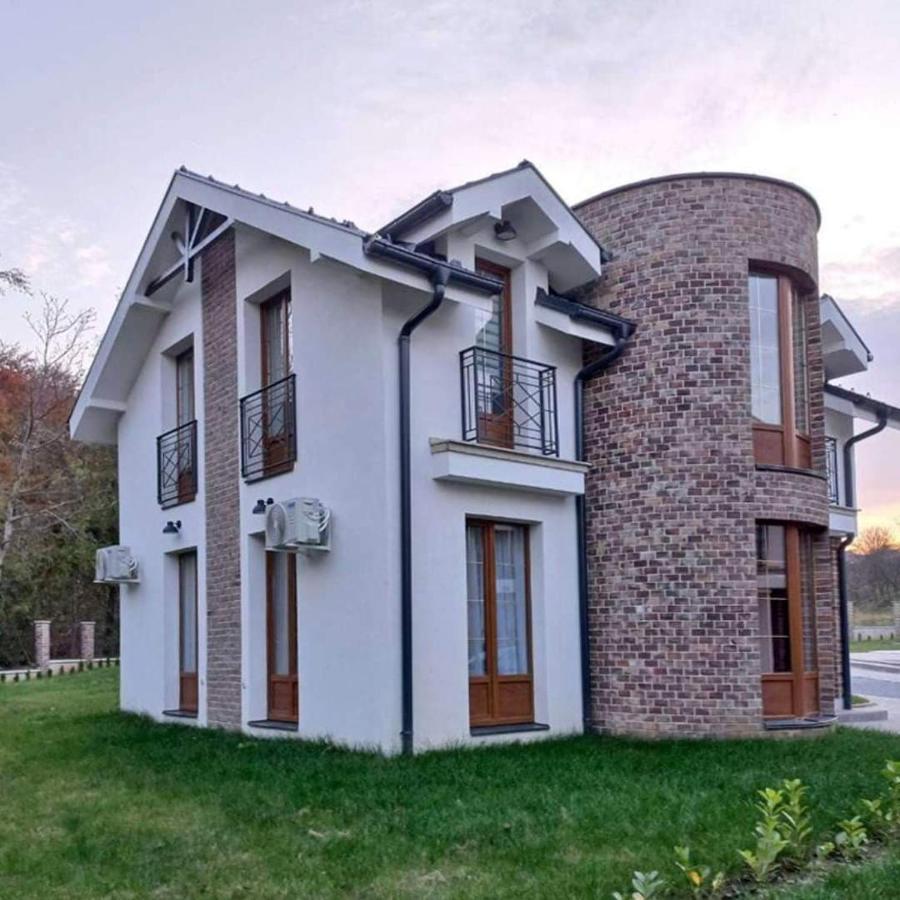 Crown House Aparthotel Vrnjacka Banja Ngoại thất bức ảnh