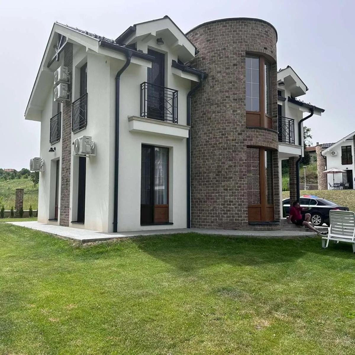 Crown House Aparthotel Vrnjacka Banja Ngoại thất bức ảnh